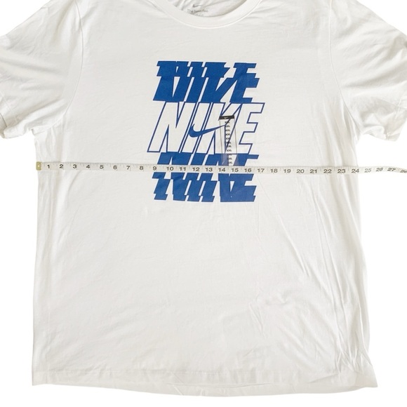 NIKE T Shirt! Retail $35 - Picture 4 of 5